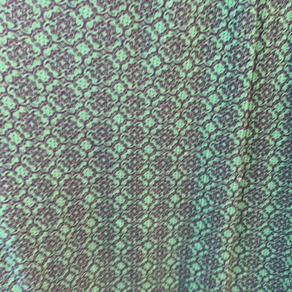 Green and navy 3/4 sleeve blouse by Democracy - Picture 2 of 5